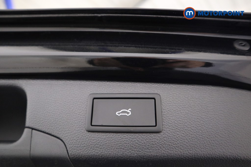 Volkswagen Passat Life Automatic Petrol Plug-In Hybrid Estate - Stock Number (1578395) - 16th supplementary image