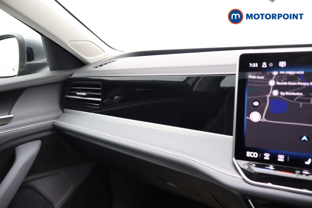Volkswagen Passat Life Automatic Petrol Plug-In Hybrid Estate - Stock Number (1578941) - 8th supplementary image