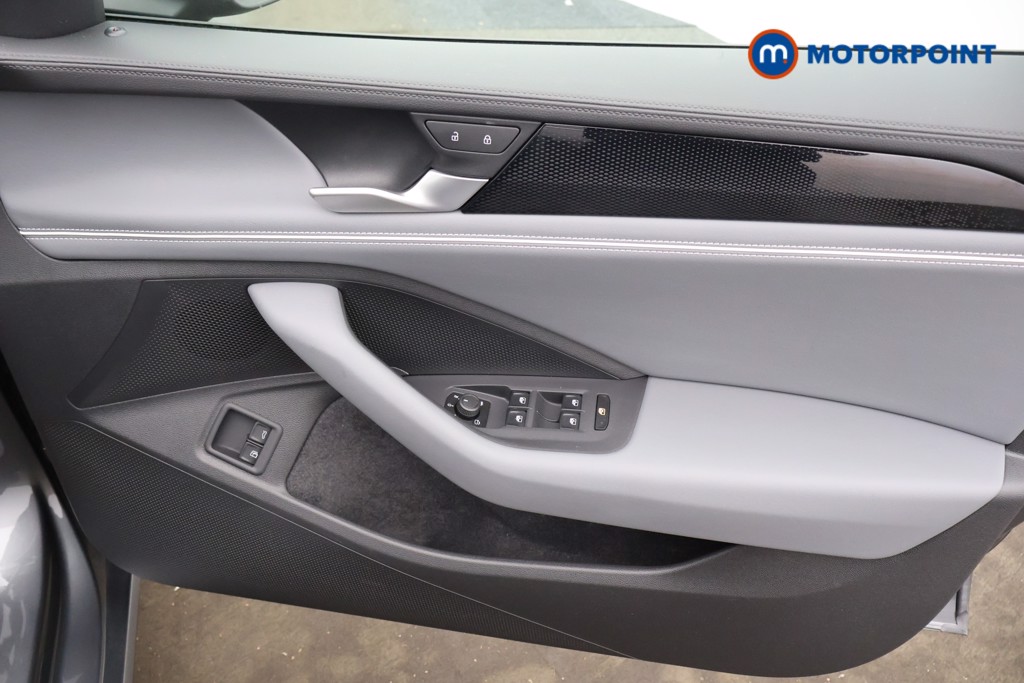 Volkswagen Passat Life Automatic Petrol Plug-In Hybrid Estate - Stock Number (1578941) - 10th supplementary image