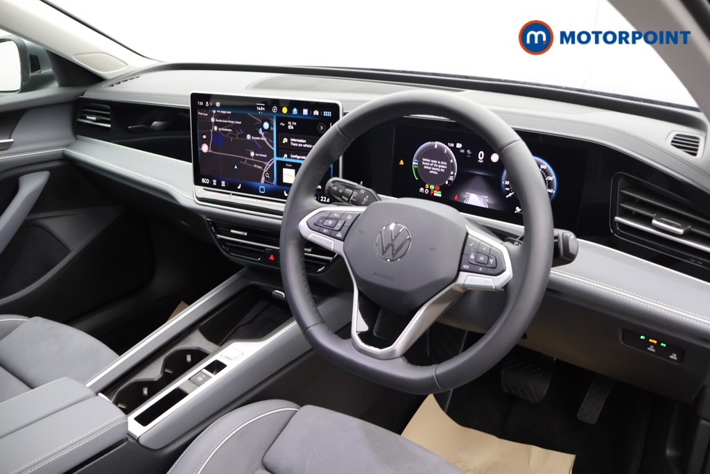 Volkswagen Passat Life Automatic Petrol Plug-In Hybrid Estate - Stock Number (1578941) - 11th supplementary image