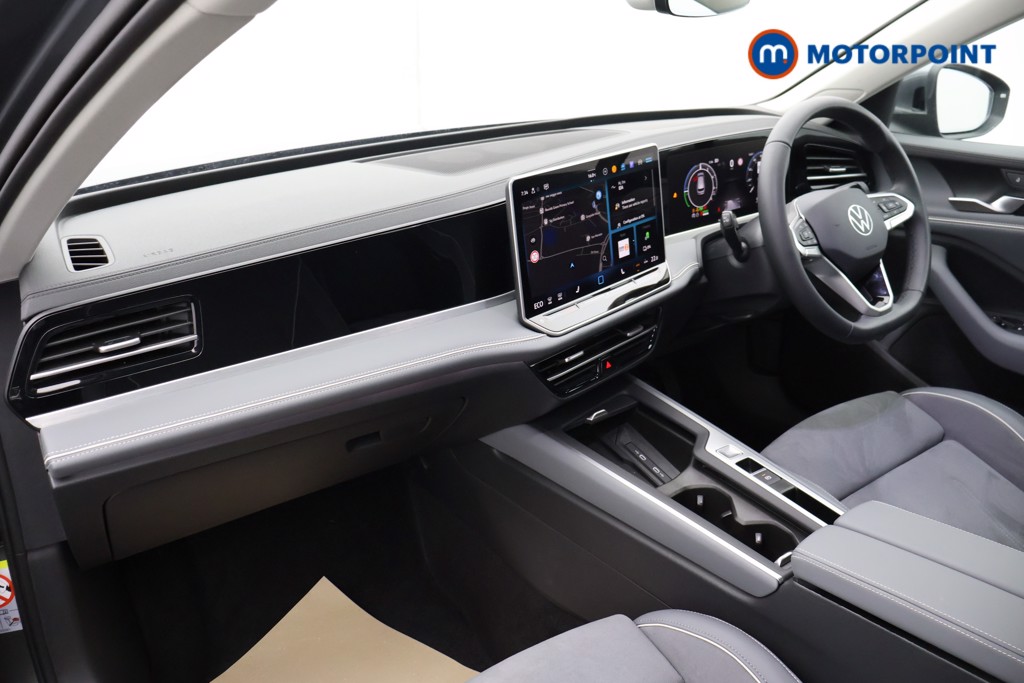 Volkswagen Passat Life Automatic Petrol Plug-In Hybrid Estate - Stock Number (1578941) - 14th supplementary image