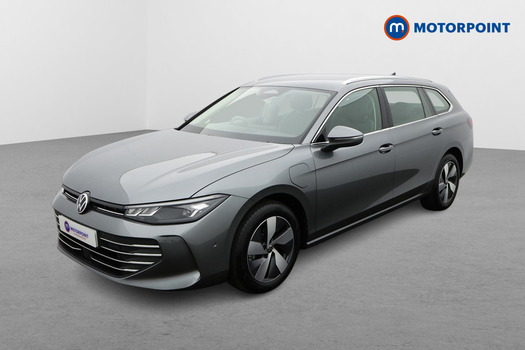 Volkswagen Passat Life Automatic Petrol Plug-In Hybrid Estate - Stock Number (1578941) - Passenger side front corner
