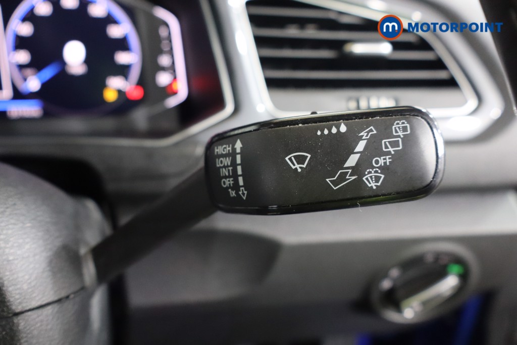 Volkswagen T-Roc R-Line Automatic Petrol SUV - Stock Number (1562112) - 16th supplementary image