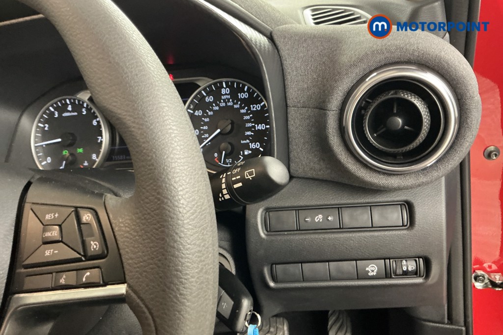 Nissan Juke Acenta Premium Automatic Petrol SUV - Stock Number (1562267) - 20th supplementary image