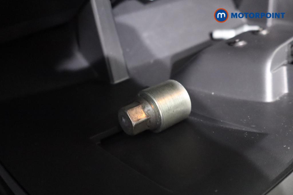 Renault Clio Dynamique Nav Manual Petrol Hatchback - Stock Number (1564756) - 13th supplementary image