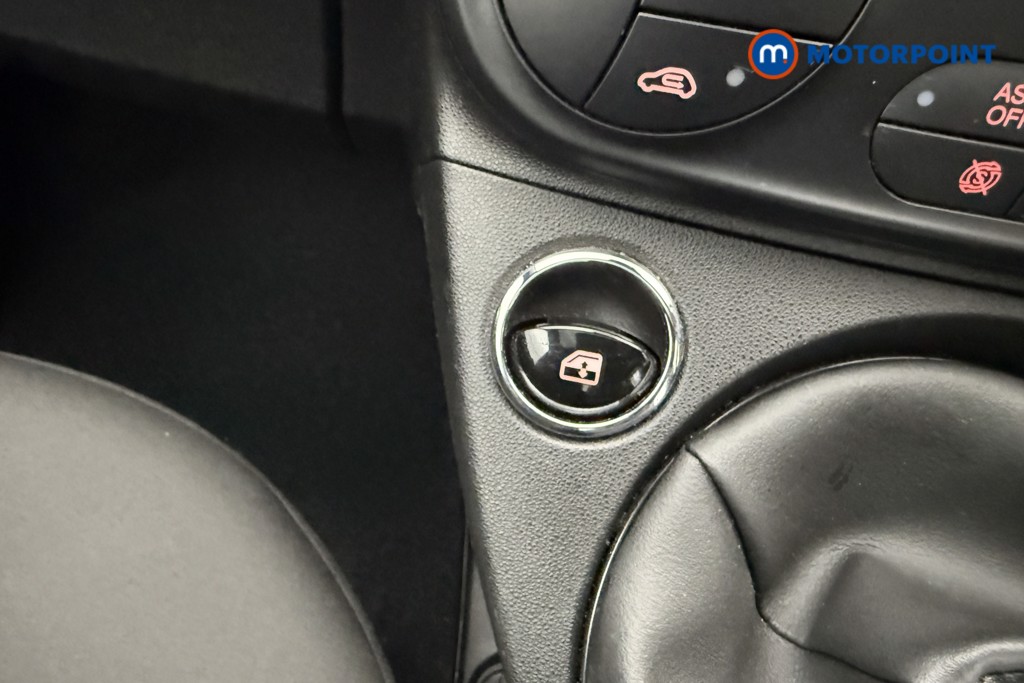 Fiat 500 TOP Manual Petrol-Electric Hybrid Hatchback - Stock Number (1565267) - 9th supplementary image