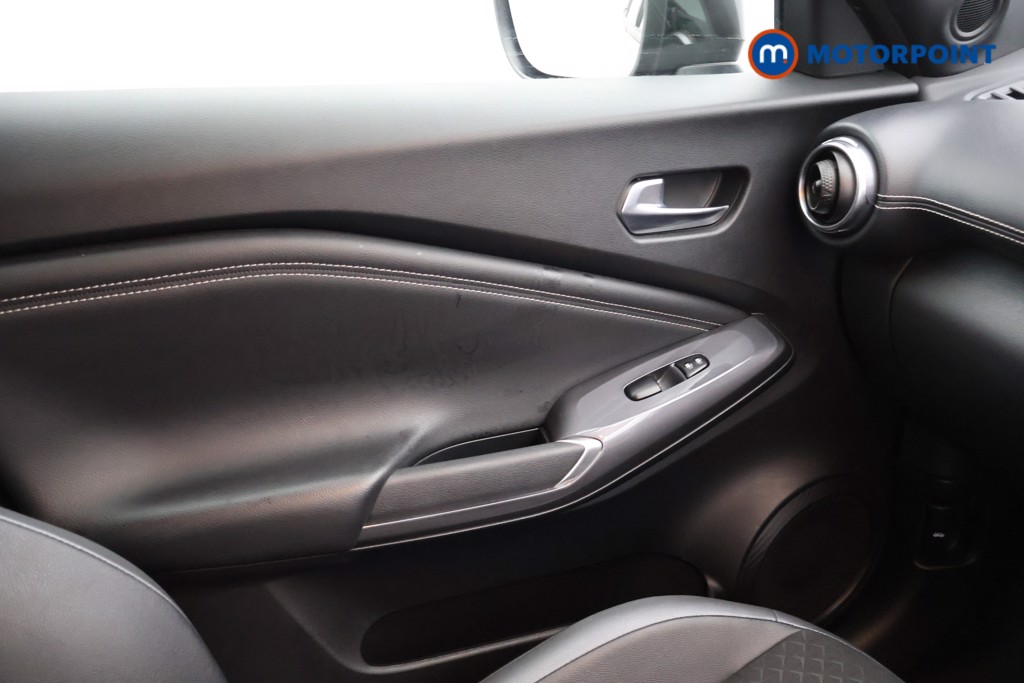 Nissan Juke N-Connecta Manual Petrol SUV - Stock Number (1566133) - 8th supplementary image