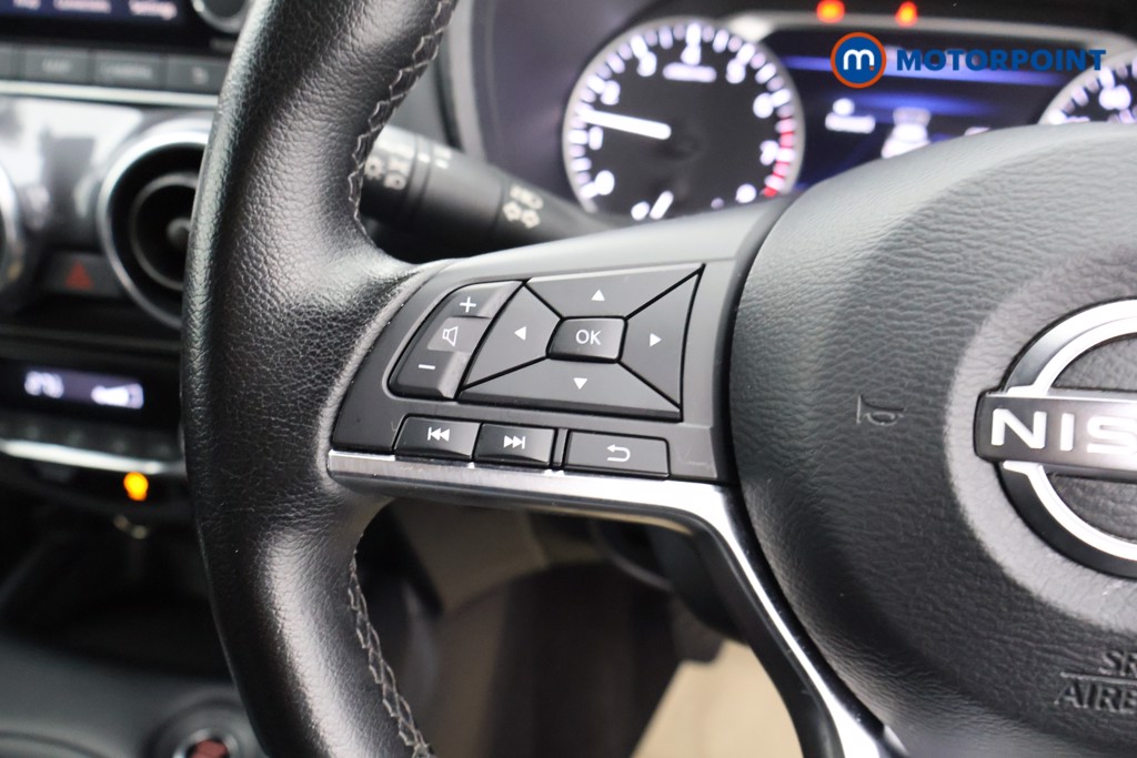 Nissan Juke N-Connecta Manual Petrol SUV - Stock Number (1566138) - 2nd supplementary image