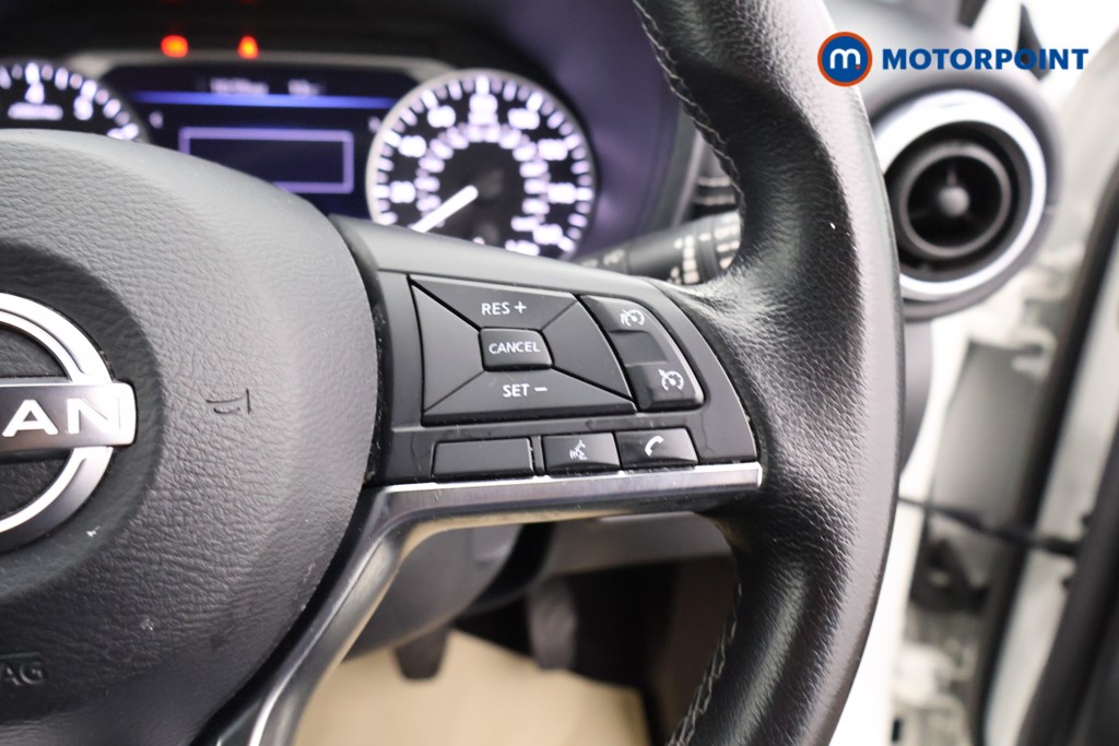 Nissan Juke N-Connecta Manual Petrol SUV - Stock Number (1566138) - 3rd supplementary image