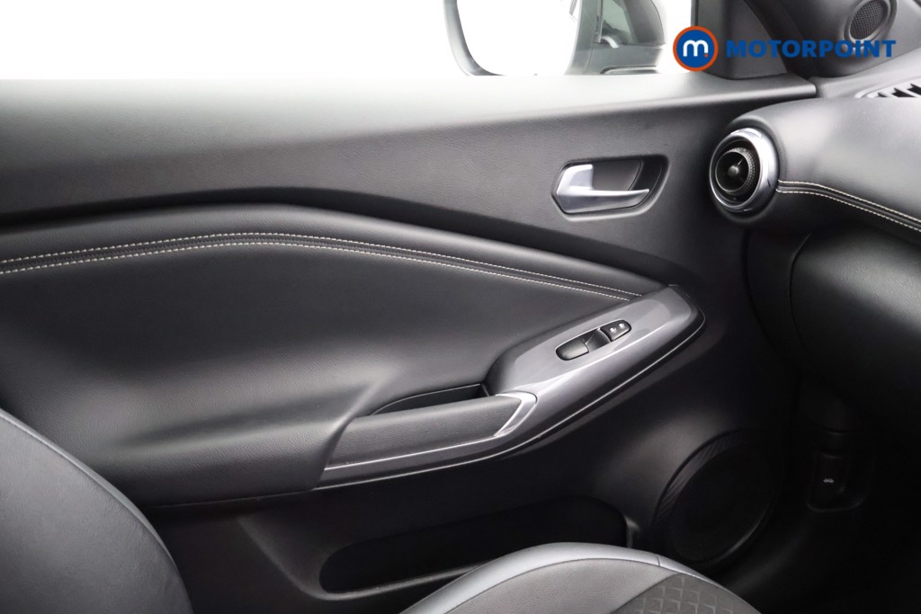 Nissan Juke N-Connecta Manual Petrol SUV - Stock Number (1566138) - 8th supplementary image