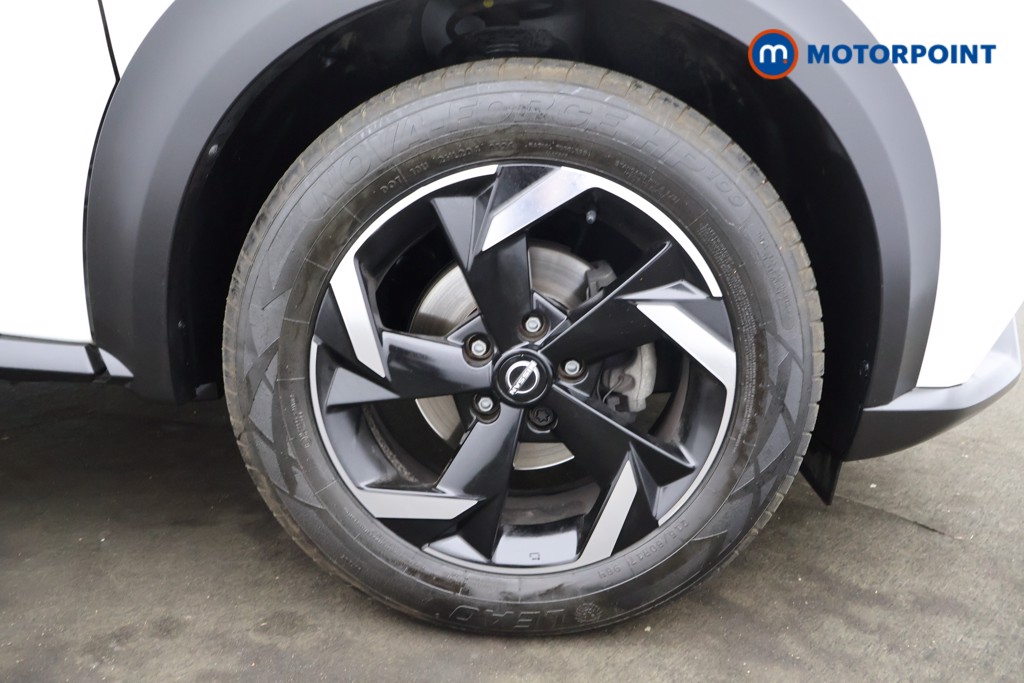 Nissan Juke N-Connecta Manual Petrol SUV - Stock Number (1566138) - 17th supplementary image