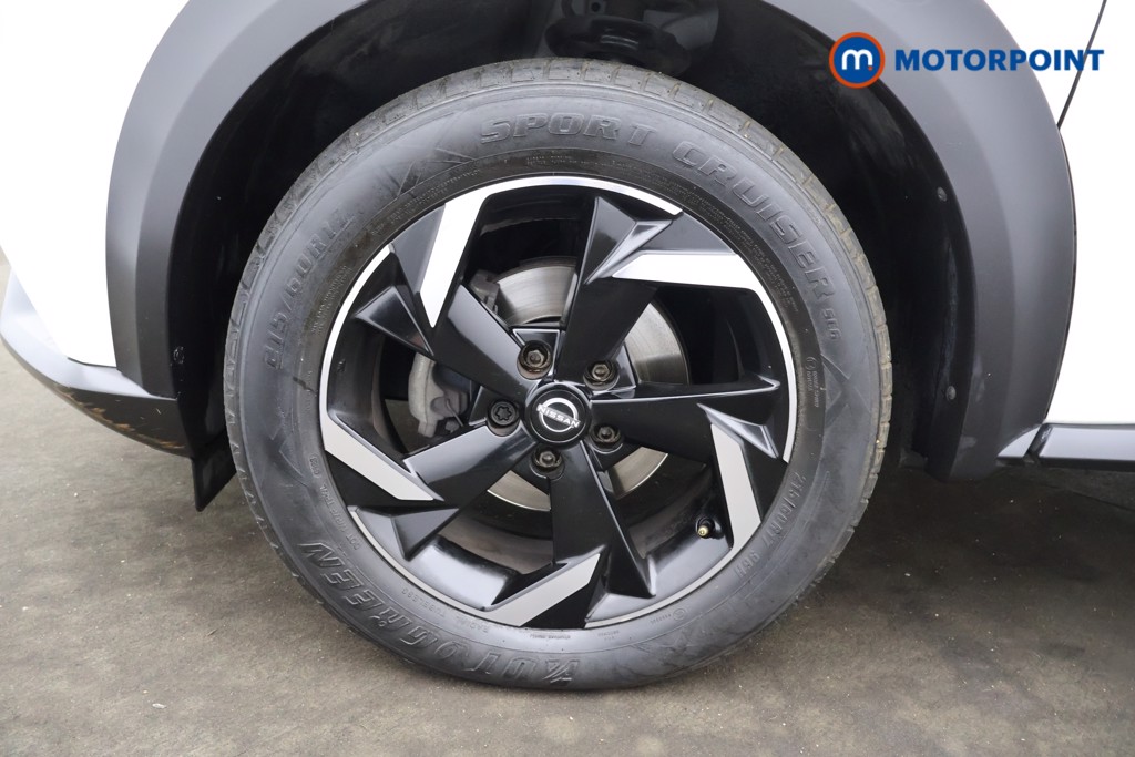 Nissan Juke N-Connecta Manual Petrol SUV - Stock Number (1566138) - 18th supplementary image