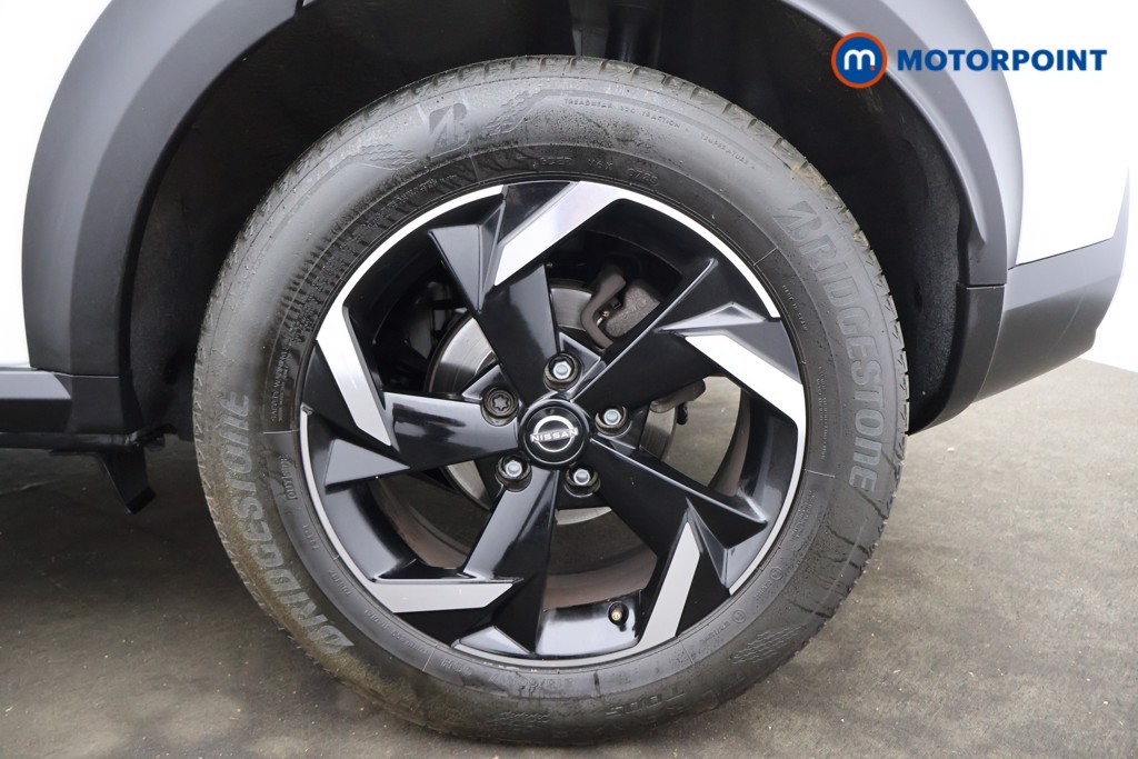 Nissan Juke N-Connecta Manual Petrol SUV - Stock Number (1566138) - 19th supplementary image