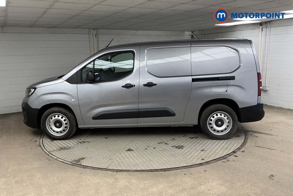 Vauxhall Combo Cargo Prime Manual Diesel Crew Bus - Stock Number (1567131) - Passenger side