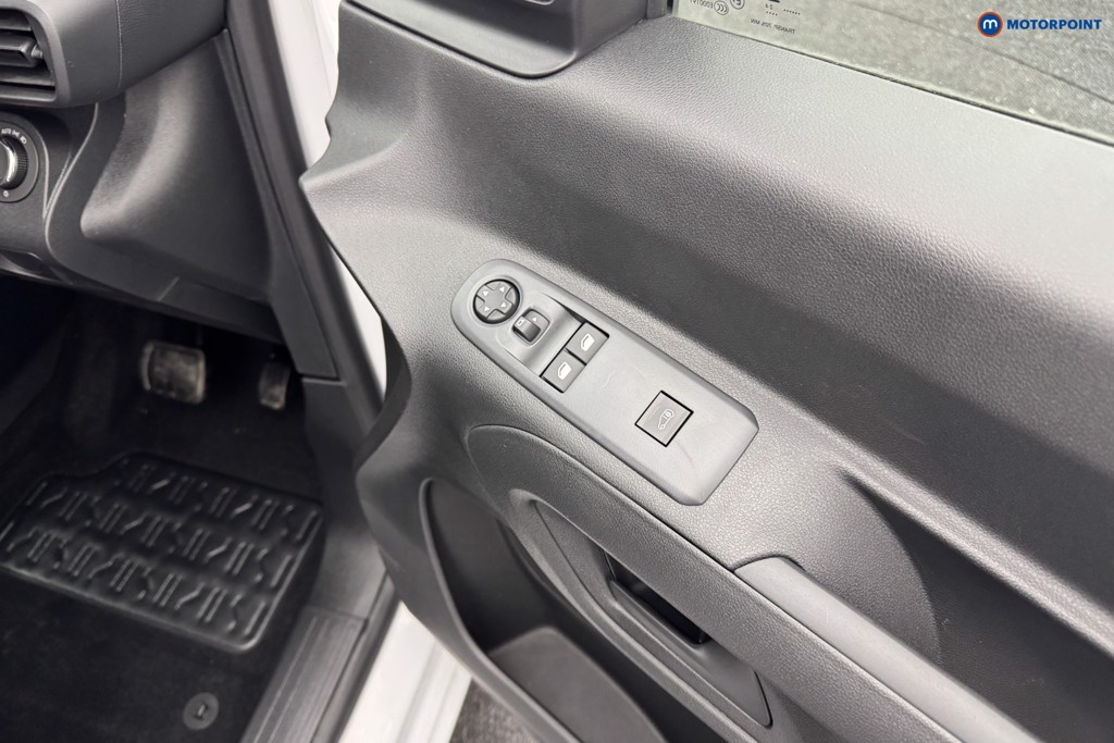 Vauxhall Combo Cargo Prime Automatic Electric Panel Van - Stock Number (1567154) - 15th supplementary image