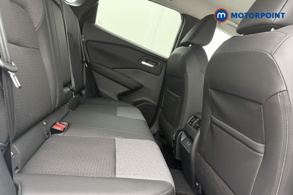 Nissan Qashqai N-Connecta Automatic Petrol SUV - Stock Number (1569893) - 9th supplementary image