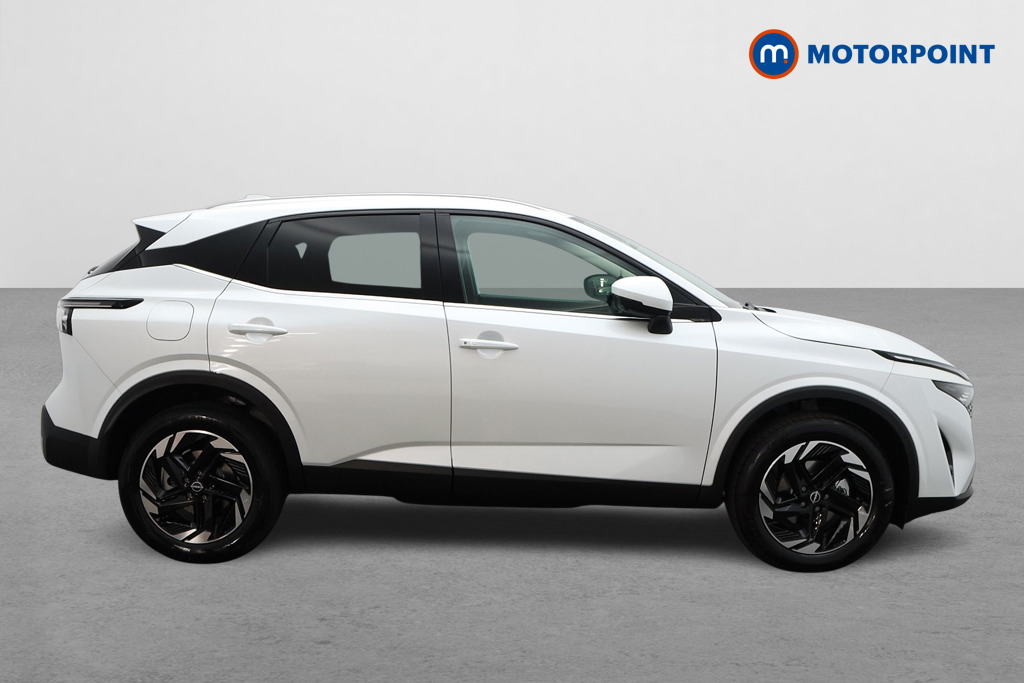 Nissan Qashqai N-Connecta Automatic Petrol SUV - Stock Number (1569893) - Drivers side