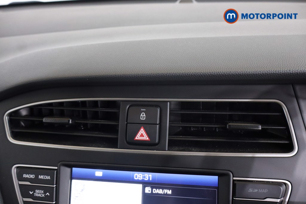 Hyundai I20 Premium Nav Manual Petrol Hatchback - Stock Number (1570035) - 4th supplementary image