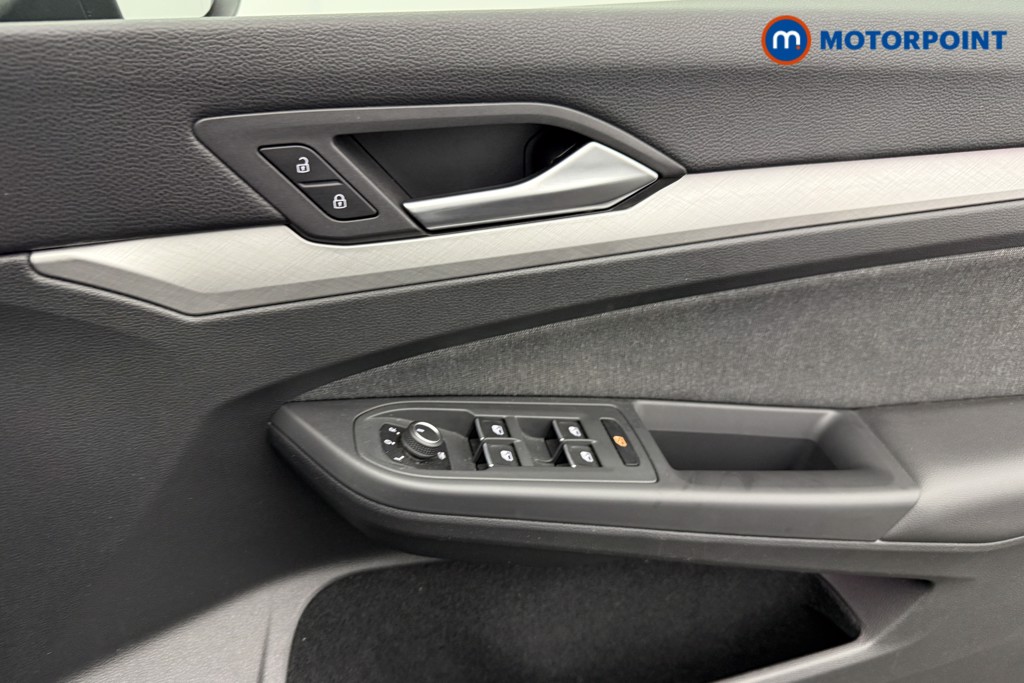 Volkswagen Golf Life Automatic Diesel Hatchback - Stock Number (1570132) - 17th supplementary image