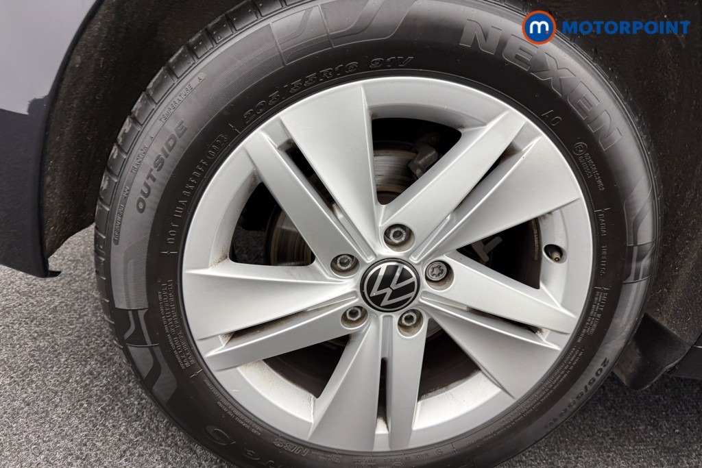 Volkswagen Golf Life Automatic Diesel Hatchback - Stock Number (1570132) - 31st supplementary image