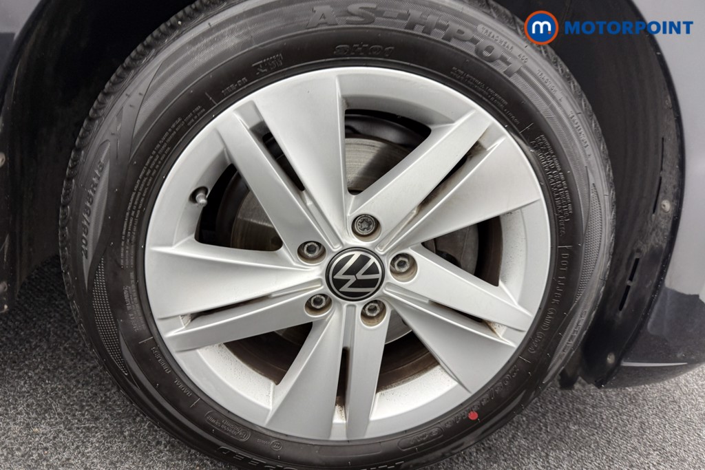 Volkswagen Golf Life Automatic Diesel Hatchback - Stock Number (1570132) - 32nd supplementary image
