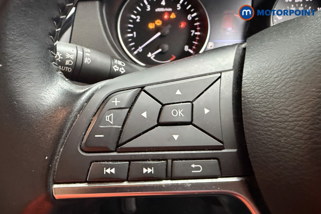 Nissan Qashqai Acenta Premium Automatic Petrol SUV - Stock Number (1570270) - 4th supplementary image