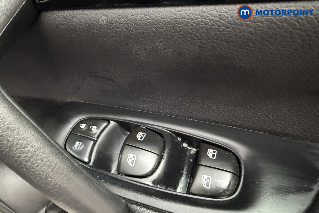 Nissan Qashqai Acenta Premium Automatic Petrol SUV - Stock Number (1570270) - 23rd supplementary image