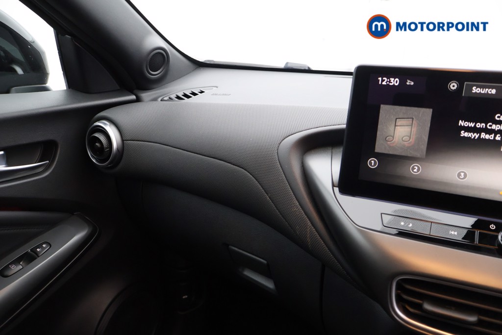 Nissan Juke N-Connecta Manual Petrol SUV - Stock Number (1570862) - 7th supplementary image