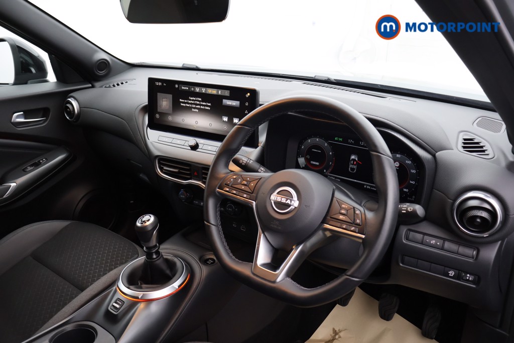 Nissan Juke N-Connecta Manual Petrol SUV - Stock Number (1570862) - 10th supplementary image