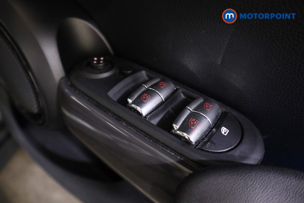 Mini Hatchback Cooper Classic Manual Petrol Hatchback - Stock Number (1571916) - 10th supplementary image