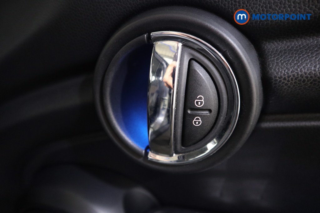 Mini Hatchback Cooper Classic Manual Petrol Hatchback - Stock Number (1571916) - 11th supplementary image