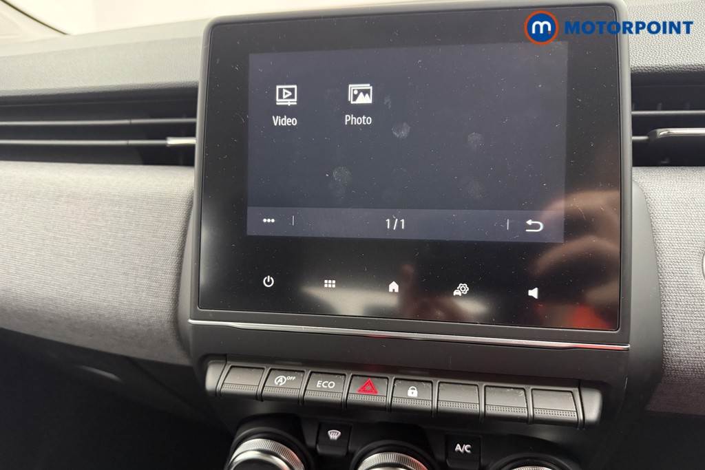 Renault Clio Evolution Manual Petrol Hatchback - Stock Number (1572593) - 9th supplementary image