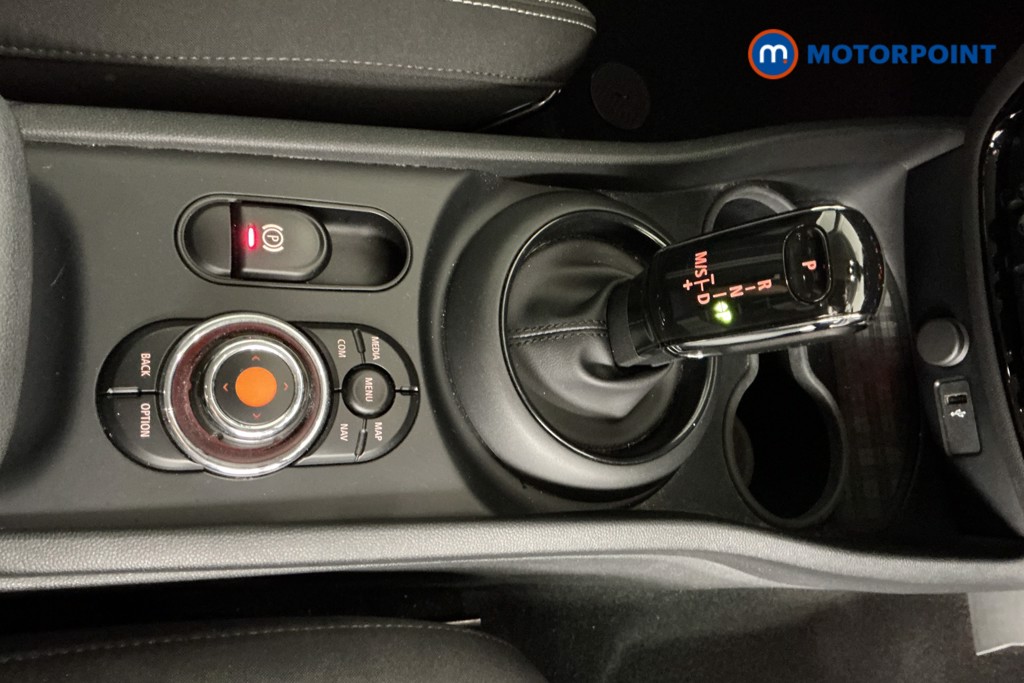 Mini Clubman Cooper S Classic Automatic Petrol Estate - Stock Number (1572997) - 14th supplementary image