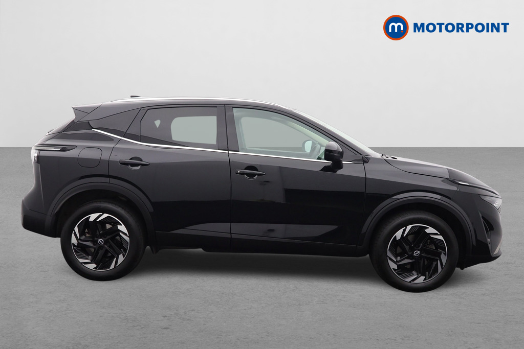 Nissan Qashqai N-Connecta Automatic Petrol SUV - Stock Number (1573547) - Drivers side