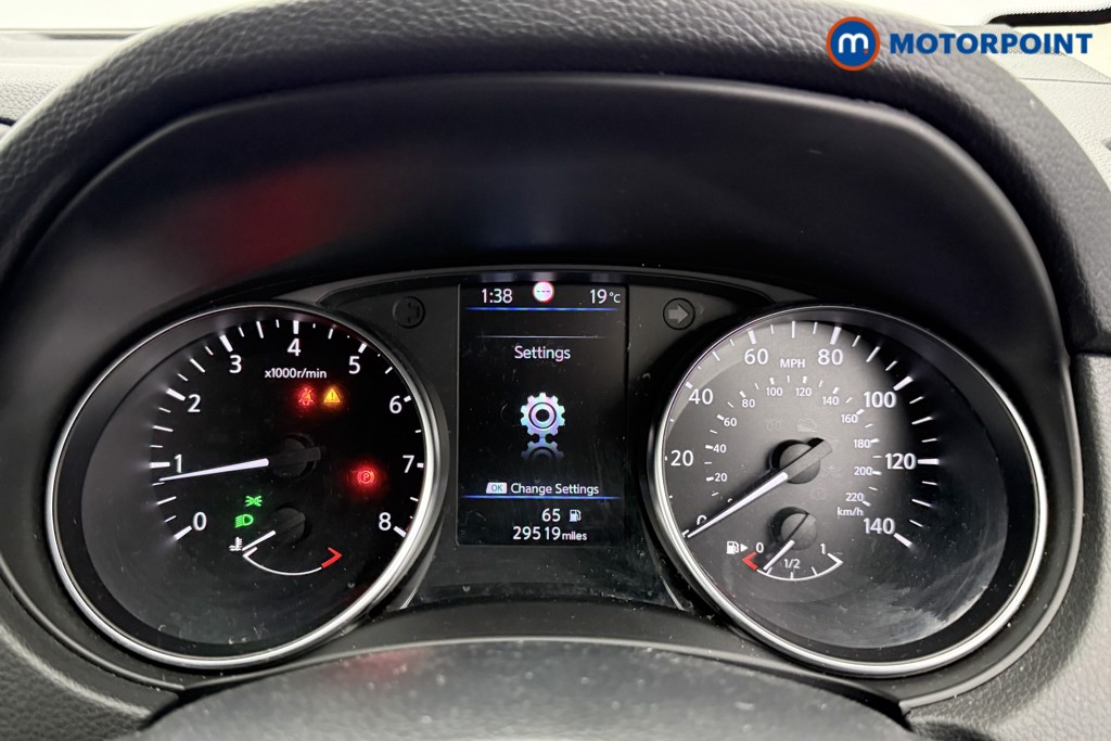 Nissan Qashqai N-Motion Manual Petrol SUV - Stock Number (1574287) - 5th supplementary image