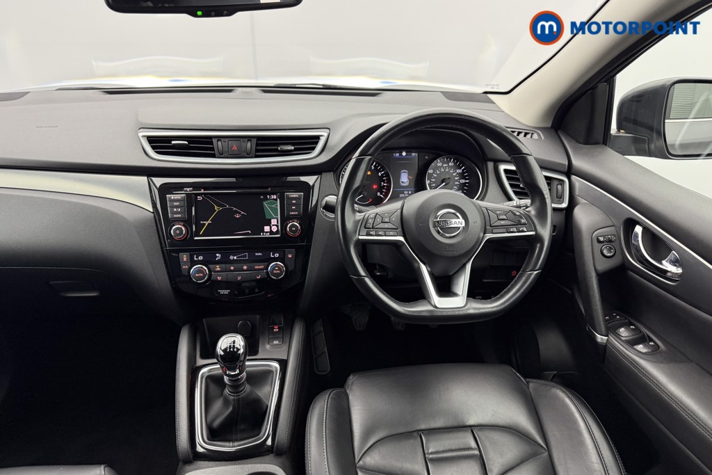 Nissan Qashqai N-Motion Manual Petrol SUV - Stock Number (1574287) - 1st supplementary image