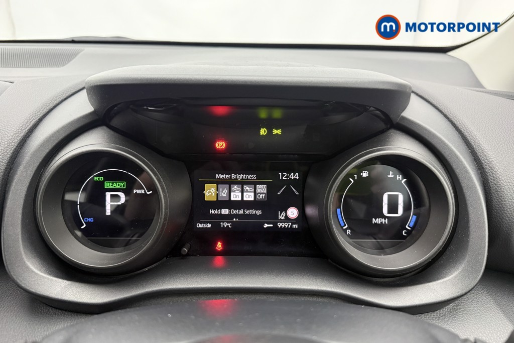 Toyota Yaris Design Automatic Petrol-Electric Hybrid Hatchback - Stock Number (1574473) - 5th supplementary image
