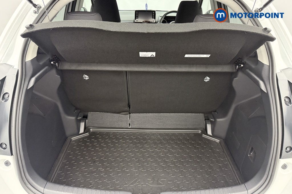 Toyota Yaris Design Automatic Petrol-Electric Hybrid Hatchback - Stock Number (1574473) - 19th supplementary image