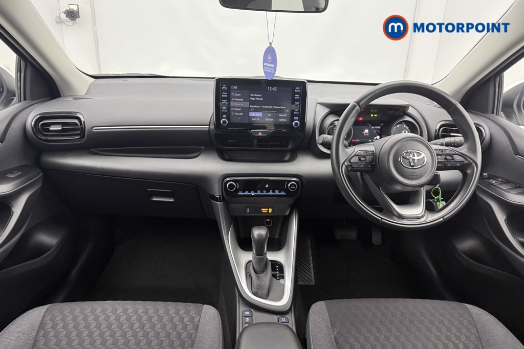 Toyota Yaris Design Automatic Petrol-Electric Hybrid Hatchback - Stock Number (1574473) - 1st supplementary image