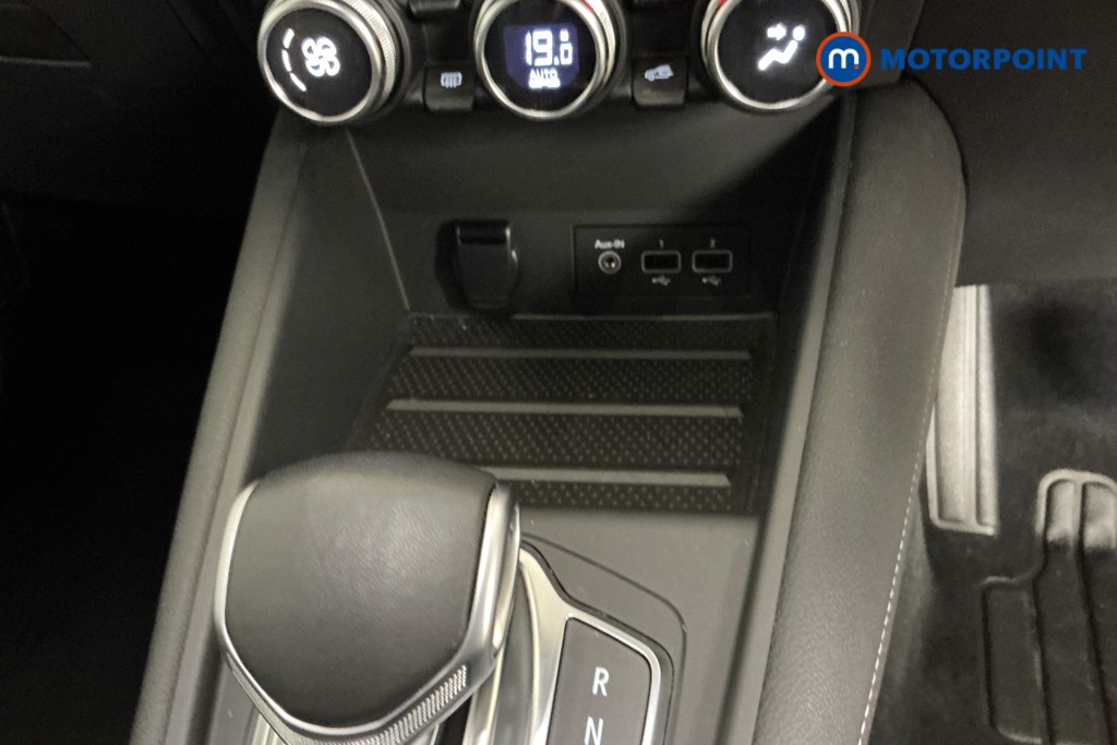 Renault Captur R.S. Line Automatic Petrol-Electric Hybrid SUV - Stock Number (1574600) - 14th supplementary image