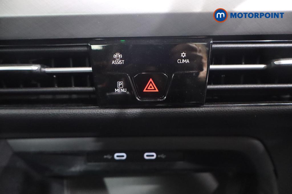 Volkswagen Golf Life Manual Petrol Hatchback - Stock Number (1575126) - 3rd supplementary image