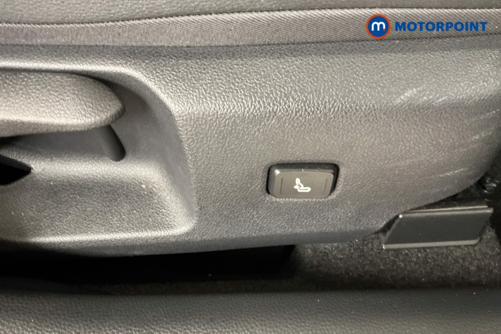 Toyota Corolla Gr Sport Automatic Petrol-Electric Hybrid Hatchback - Stock Number (1575366) - 21st supplementary image
