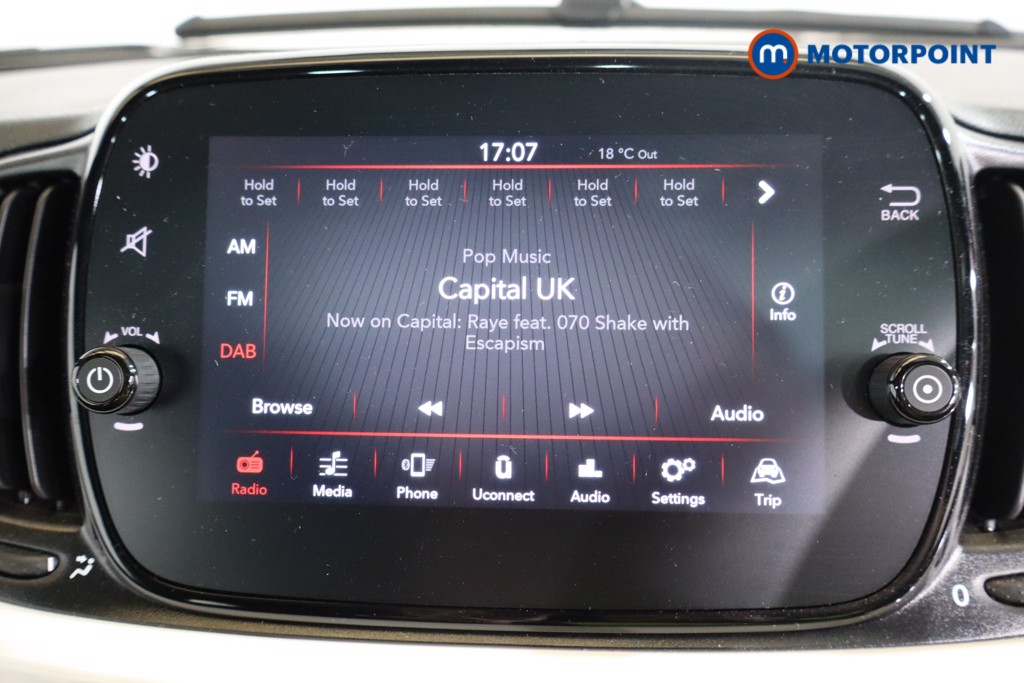 Fiat 500 TOP Manual Petrol-Electric Hybrid Hatchback - Stock Number (1575368) - 4th supplementary image