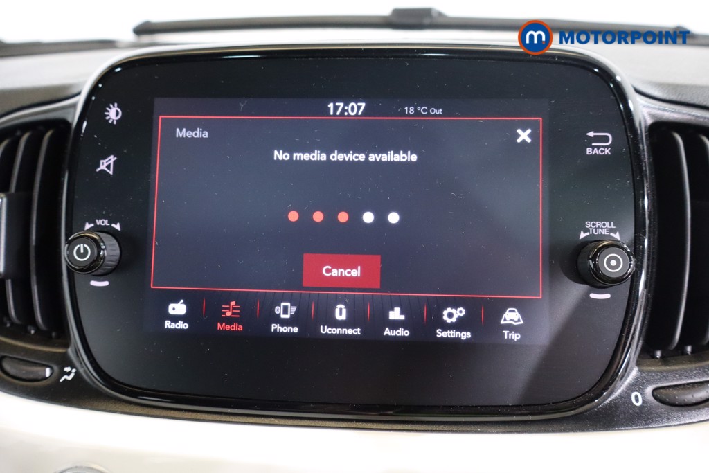 Fiat 500 TOP Manual Petrol-Electric Hybrid Hatchback - Stock Number (1575368) - 5th supplementary image