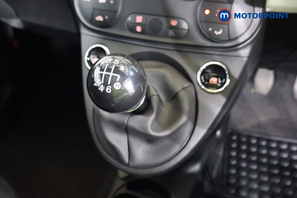 Fiat 500 TOP Manual Petrol-Electric Hybrid Hatchback - Stock Number (1575368) - 12th supplementary image