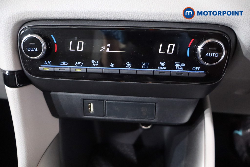 Toyota Yaris Excel Automatic Petrol-Electric Hybrid Hatchback - Stock Number (1575431) - 14th supplementary image