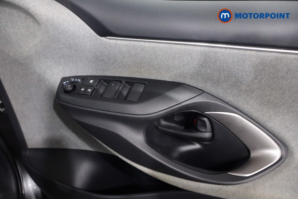 Toyota Yaris Excel Automatic Petrol-Electric Hybrid Hatchback - Stock Number (1575431) - 19th supplementary image