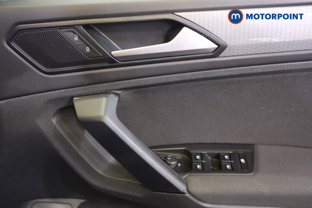 Volkswagen Tiguan Life Automatic Petrol Plug-In Hybrid SUV - Stock Number (1575432) - 8th supplementary image