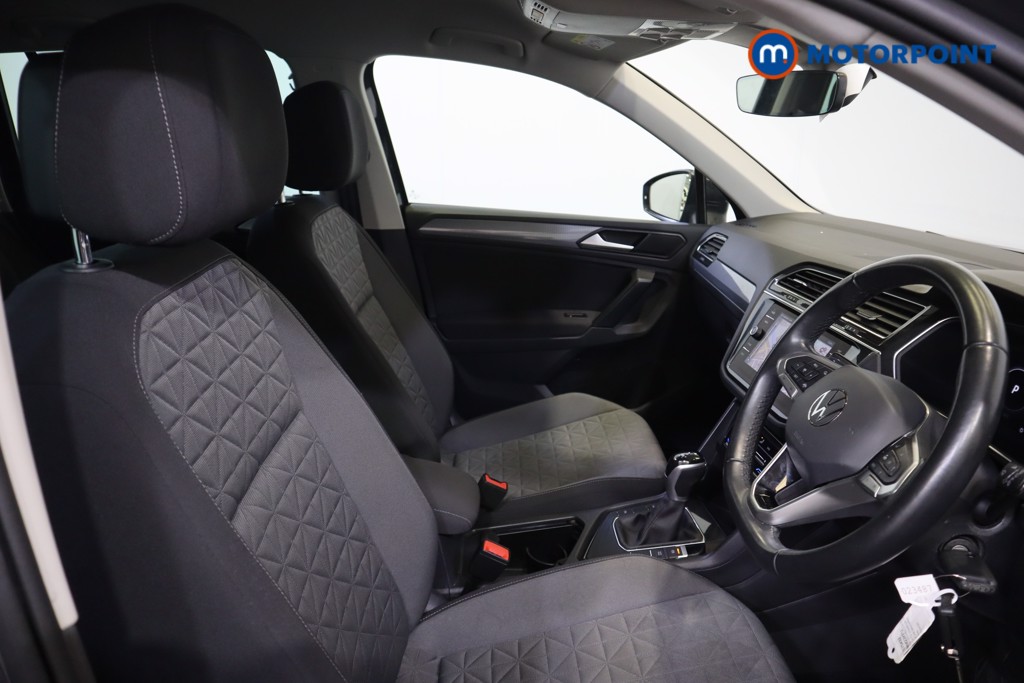 Volkswagen Tiguan Life Automatic Petrol Plug-In Hybrid SUV - Stock Number (1575432) - 13th supplementary image