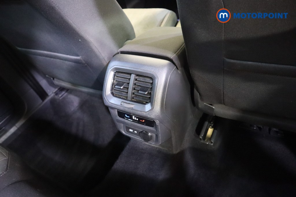 Volkswagen Tiguan Life Automatic Petrol Plug-In Hybrid SUV - Stock Number (1575432) - 14th supplementary image